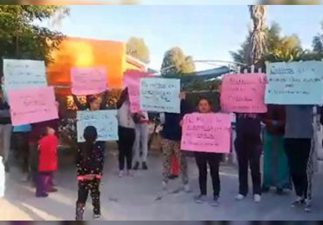 Toman los padres de familia jardín de niños en El Novillo El Llano