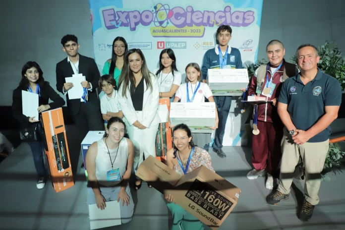 Estudiantes Exponen Creatividad Y Talento En ExpoCiencias