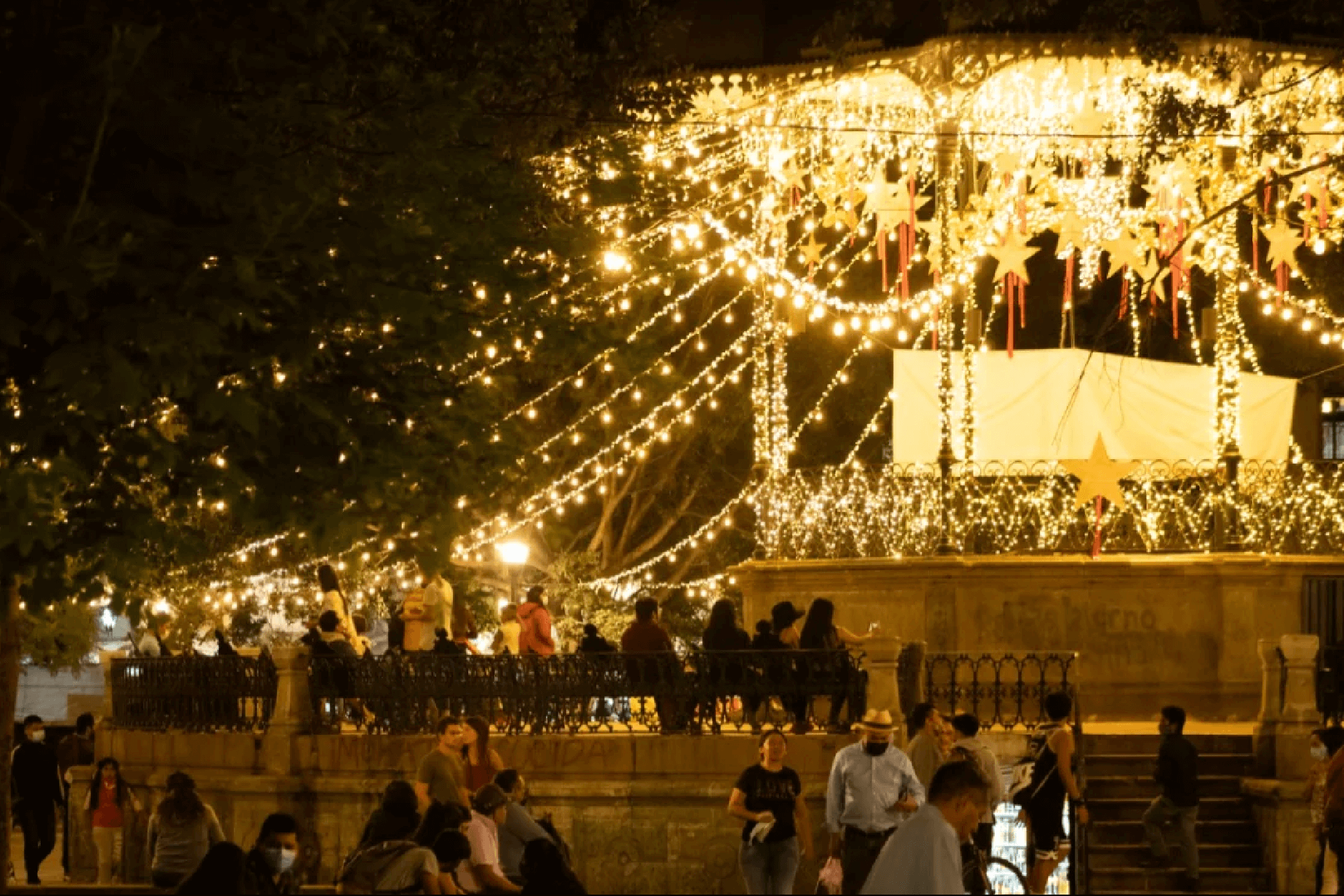 Llega La Navidad Al Zócalo De La Ciudad De Oaxaca 8410