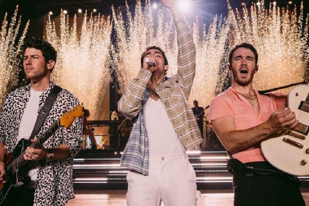 Los Jonas Brothers Se Presentaron En La Arena Ciudad De México