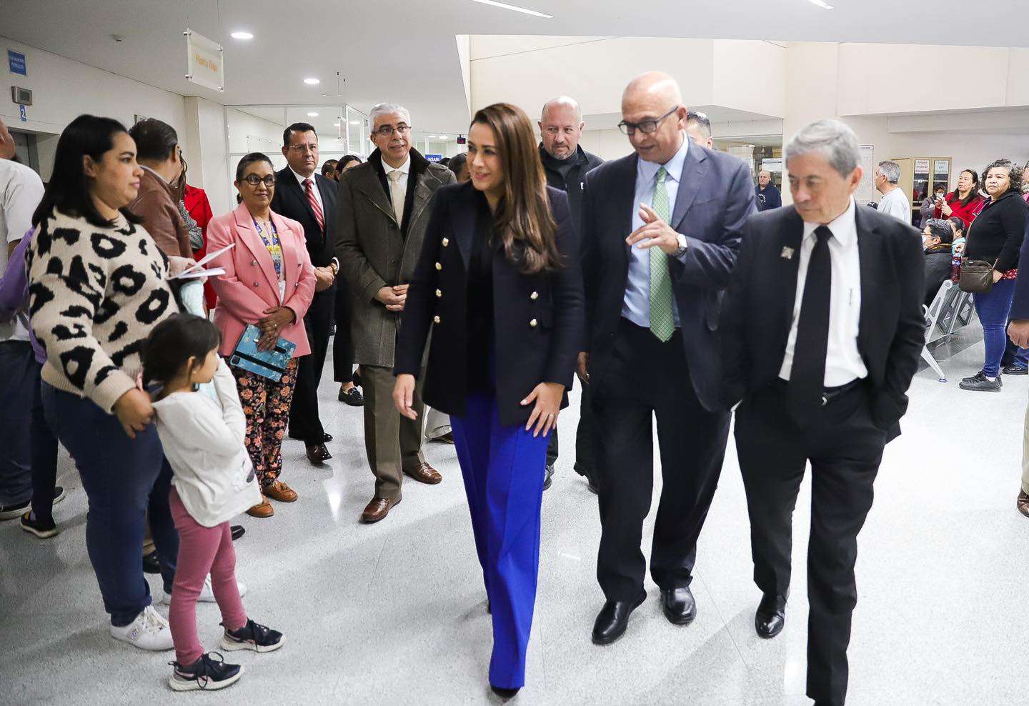 Tere visita instalaciones del Hospital Hidalgo para constatar el servicio que se brinda a los usuarios