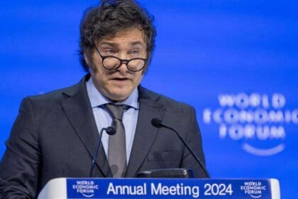 Milei decreta que 2024 sea el "Año de la Defensa de la Vida, la Libertad y la Propiedad"