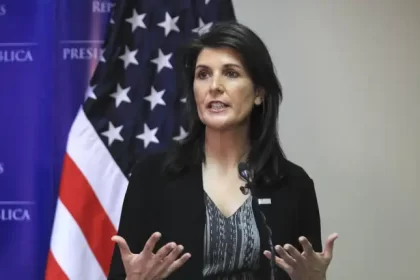 Nikki Haley, tras el retiro de DeSantis: "Solo quedamos un hombre y una mujer"