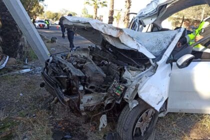 Aparatoso accidente sobre la carretera 70 Poniente deja una persona sin vida y un herido de gravedad