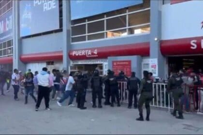 Vetan a la barra brava del Necaxa por incidentes entre aficionados