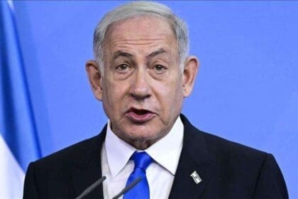 Netanyahu rechaza propuesta de fin de la guerra, pese a la cólera de familiares de rehenes