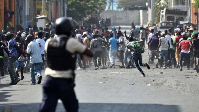 Se intensifican manifestaciones antigubernamentales en Haití, que dejan al menos un herido