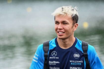 Albon suena para reemplazar a "Checo" Pérez en Red Bull para 2025