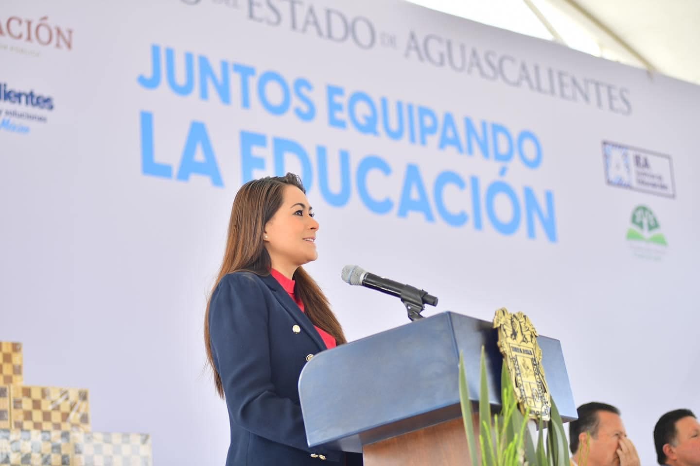 Comenzó la entrega de computadoras para fortalecerlos laboratorios de cómputo de las escuelas públicas