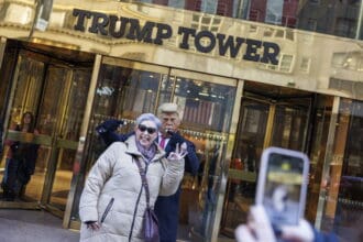 Nueva York vuelve a castigar a Donald Trump con una multa millonaria