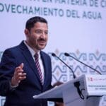 Martí Batres garantiza servicio de agua potable en CDMX