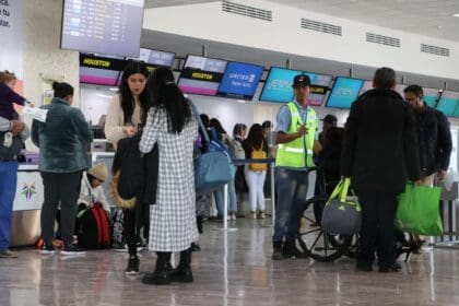 Cae aquí el tráfico de aeropasajeros