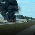 Dos muertos al estrellarse una avioneta en una carretera de EE.UU.