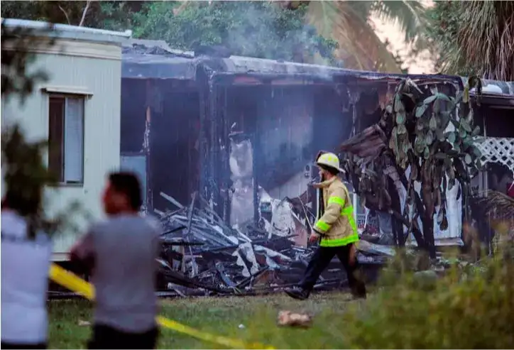 Varias personas mueren al estrellarse un avión pequeño en Florida