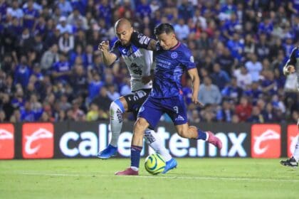 Cruz Azul derrota a Querétaro a domicilio