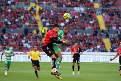 Atlas se impone 3-0 al Santos