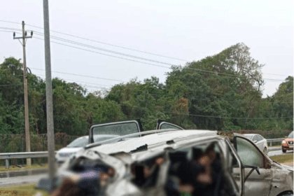 Fuerte accidente en la carretera Puerto Aventuras-Tulum