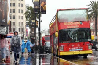 Nuevo sistema de tormentas amenaza con dejar tornados en California