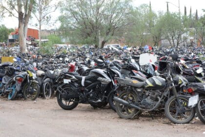 Detienen hasta a 20 motociclistas acróbatas en un fin de semana