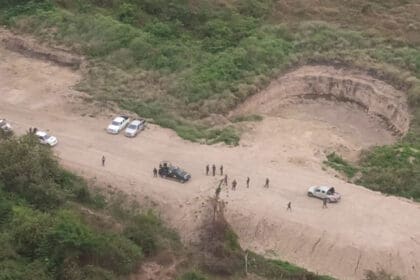 Encuentran posible pista clandestina para 'narcoavionetas' en Ecuador