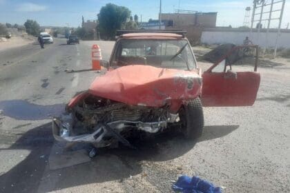 Cinco personas lesionadas tras fuerte choque entre dos camionetas en la carretera federal 71