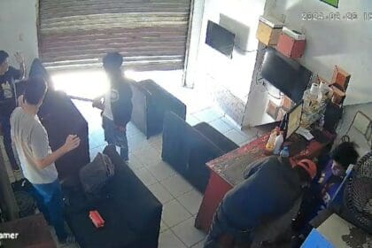 Asaltan con machetes local de videojuegos en Aguascalientes