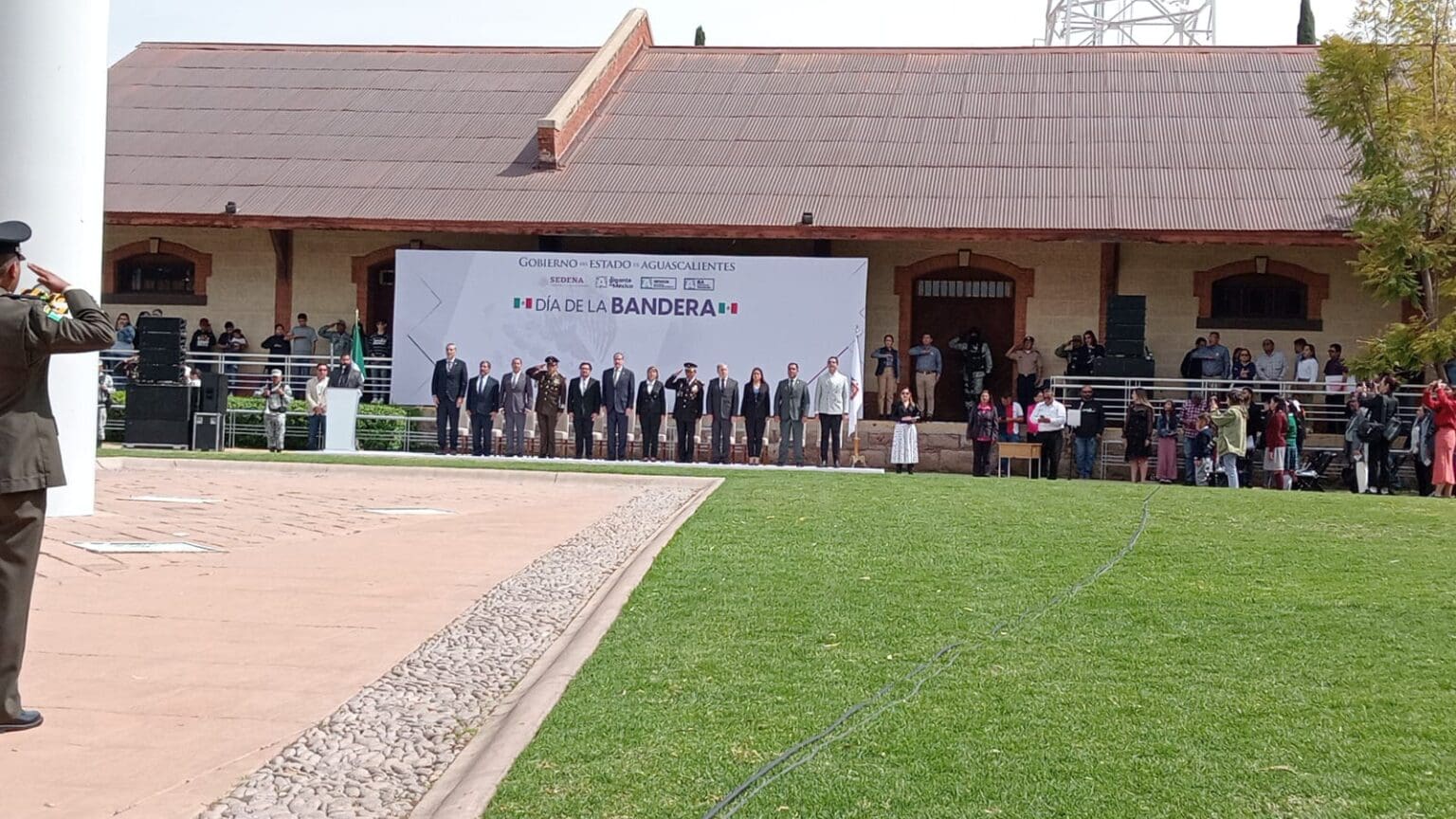 Brillante celebración del Día de la Bandera