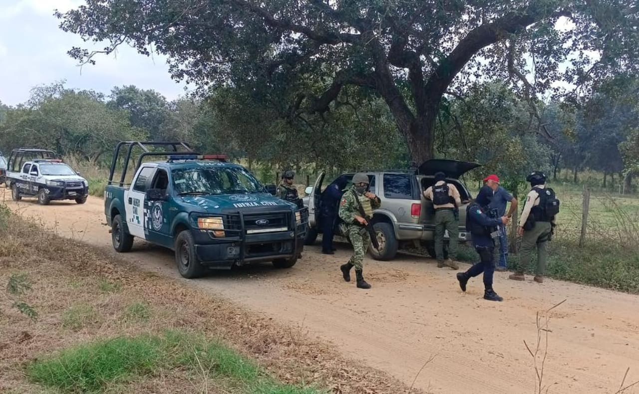 Asesinan a 7 personas a bordo de una camioneta en Veracruz