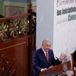 López Obrador presenta ambicioso plan de 20 reformas constitucionales en su último año