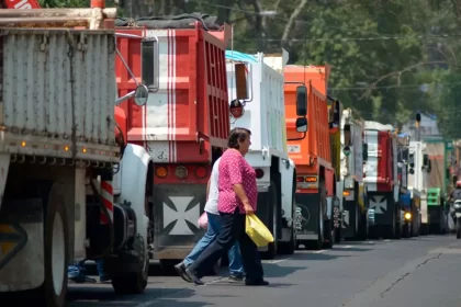 Seguirá paro nacional de transportistas