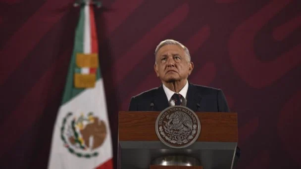 YouTube baja mañanera de AMLO por acoso y bullying contra periodista