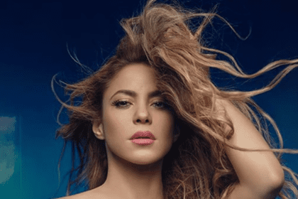 Shakira desata euforia con fotos previas al lanzamiento de su disco