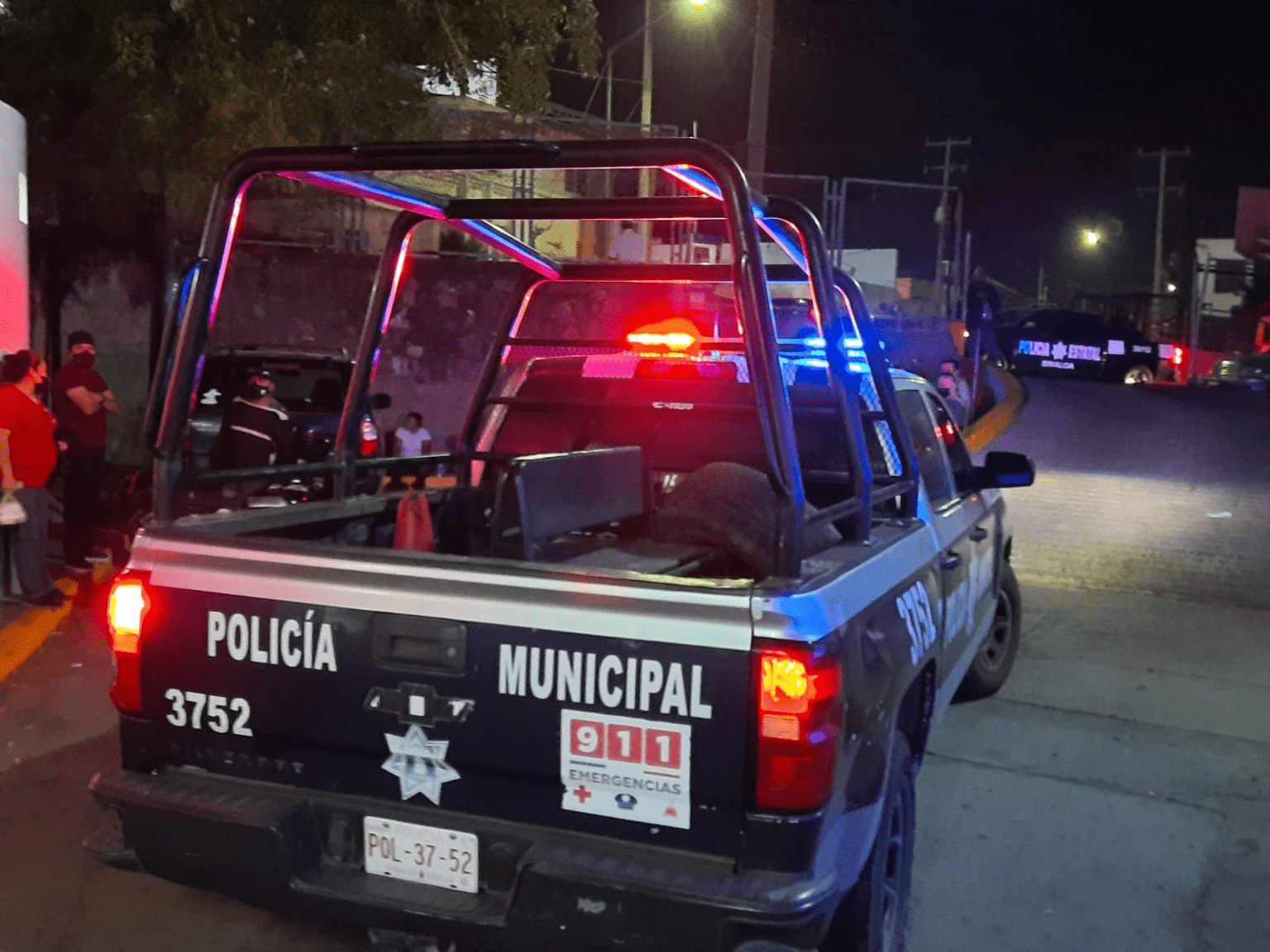 Hombres armados secuestran a joven en Sinaloa