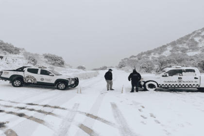 Por nieve, cierran tránsito vehicular en carreteras de Sonora