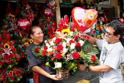 Mexicanos no escatiman en regalos de San Valentín pese a inflación