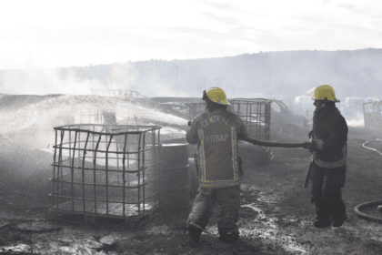 Se incendia corralón que usa la FGR para almacenar combustible