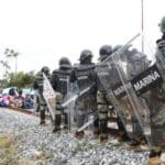 Marina desaloja a manifestantes de Tren Interoceánico en Oaxaca