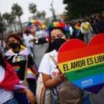Activistas LGBTI celebran San Valentín en Perú con demanda por el matrimonio igualitario