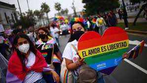 Activistas LGBTI celebran San Valentín en Perú con demanda por el matrimonio igualitario