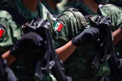 Dictan formal prisión a militares por presunta delincuencia organizada