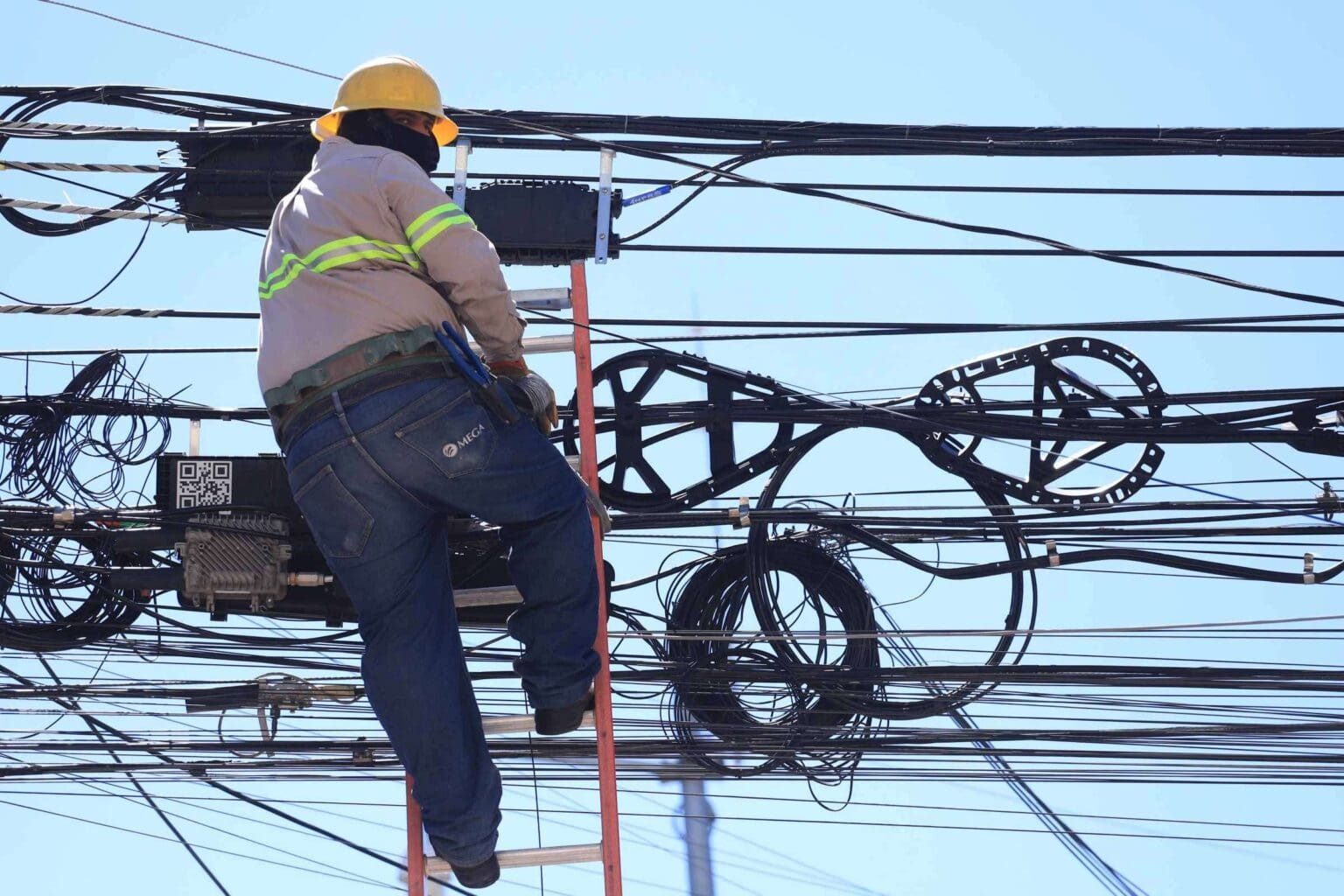 Emprende Municipio operativo “Limpiando tu Ciudad de Cables”