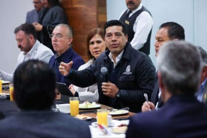 Se reúne alcalde con empresarios para trazar una agenda conjunta