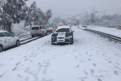 Cierran tramos carreteros por nevadas en Chihuahua