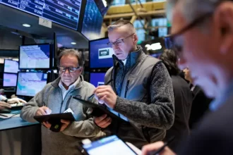 Wall Street cierra mixto y el Nasdaq baja un 0,32 %Wall Street cierra mixto y el Nasdaq baja un 0,32 %