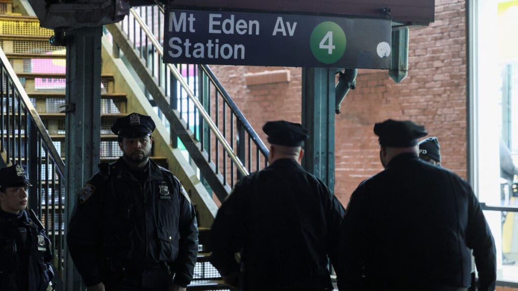 Identifican a mexicano que falleció durante tiroteo en el metro de Nueva York