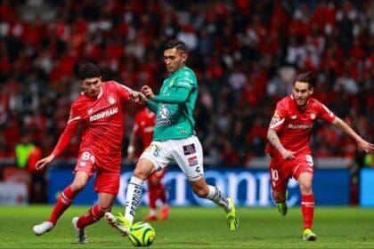 Alexis Vega debuta con Toluca en goleada al León