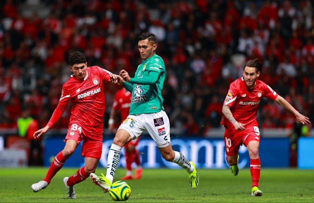 Alexis Vega debuta con Toluca en goleada al León