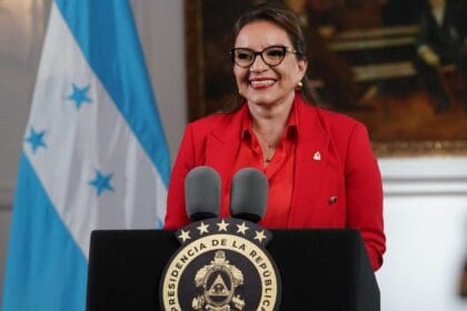 La presidenta de Honduras felicita a Nayib Bukele "por su gran triunfo electoral"