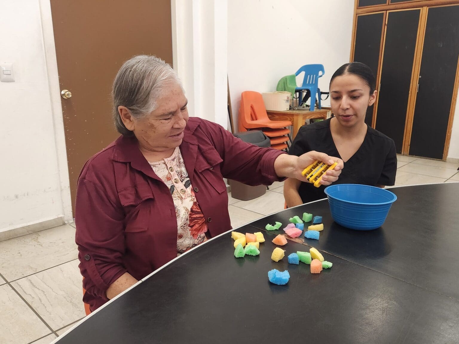 Personas de la tercera edad podrán recibir terapia ocupacional en el DIF