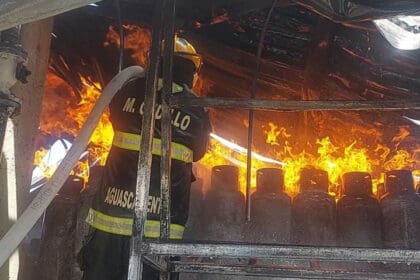 Unió esfuerzos Municipio capital para controlar incendio en planta de gas en San Pancho